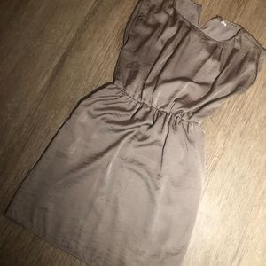 Cute olive green 100% polyester Old Navy dress.